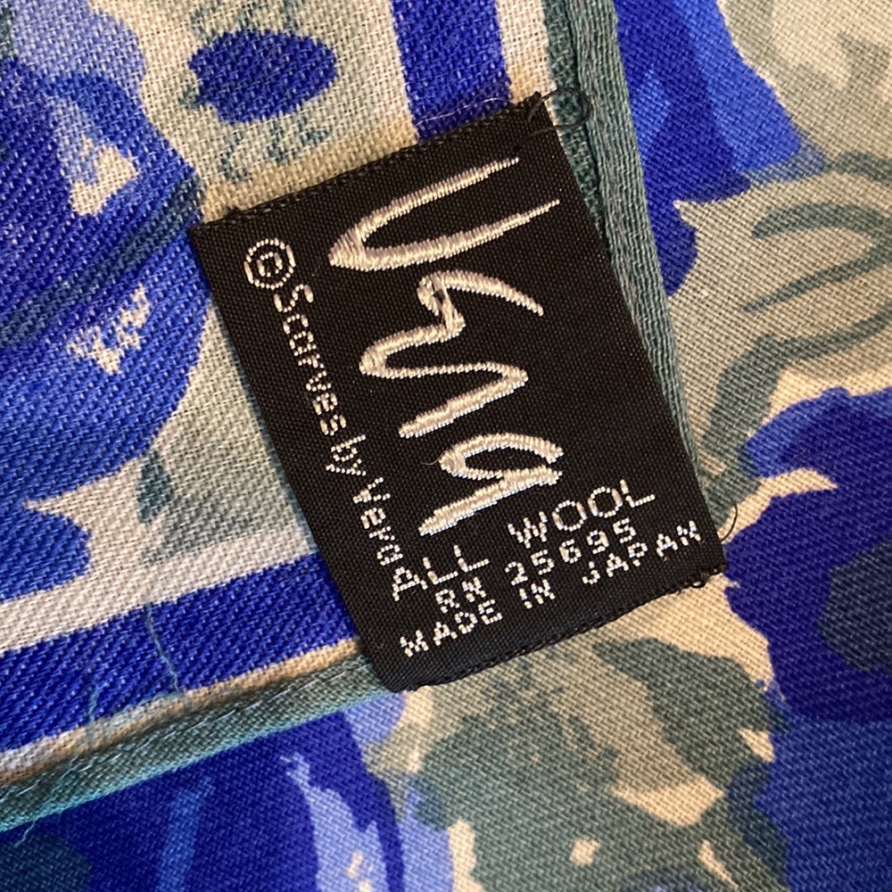 Vintage Scarves by Vera Vera Neumann Scarf with blue floral print & green leaves - Picture 6 of 14